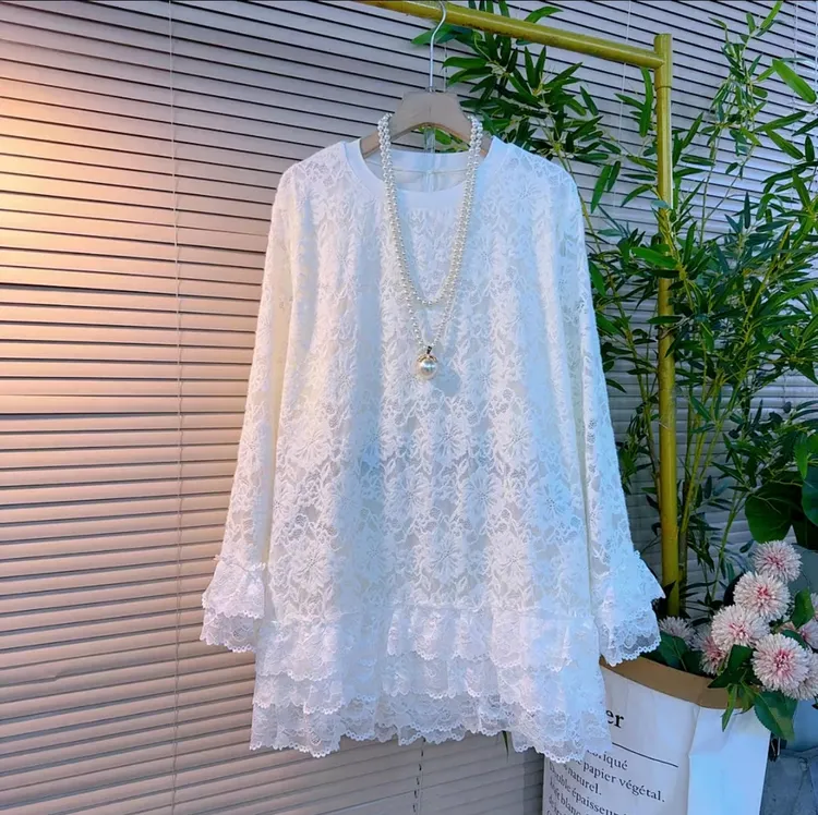 乐6550秋冬新款大码女装欧货时尚拼接刺绣花边百搭水绒蕾丝衫