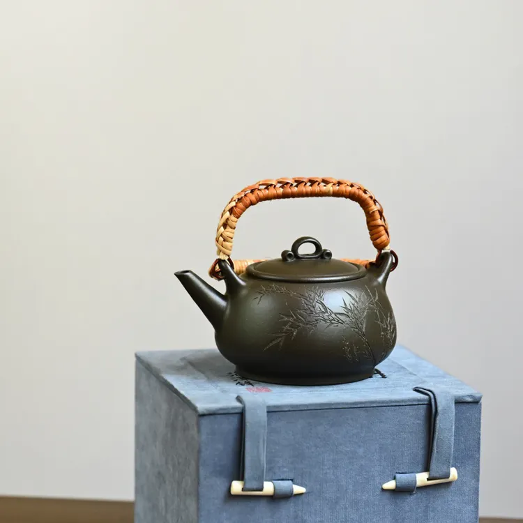 板桥提梁·全手工 200cc全手工大赛一等奖，招商杯金奖祁令军作品