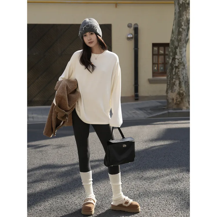 VUMP 300g糯米双面绒亲肤圆领打底衫女秋季磨毛宽松白色长袖上衣