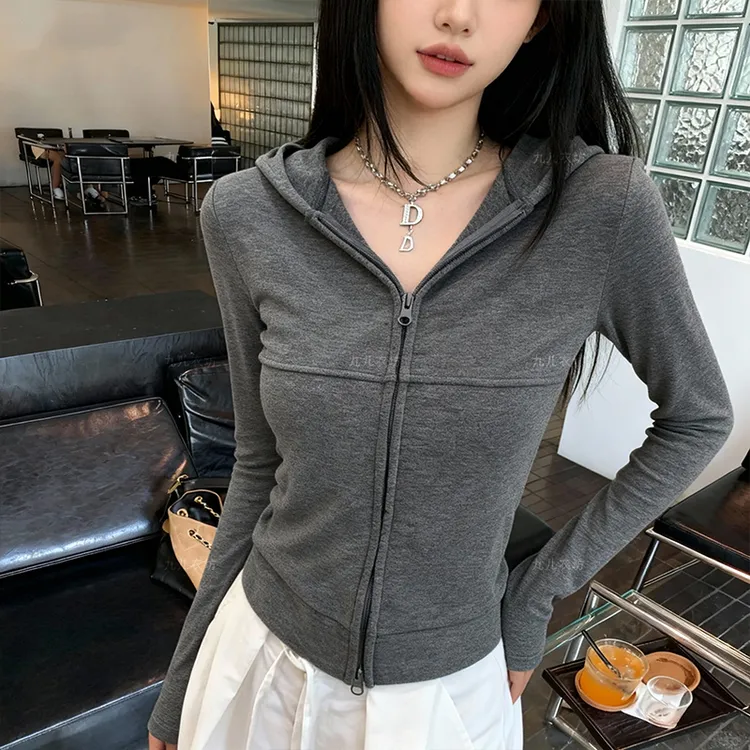 2025秋冬加绒连帽短款设计感女拉链甜辣显瘦长袖T恤开衫潮1070