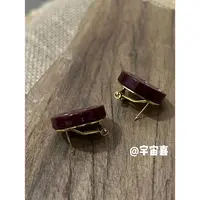 铜合金亚克力耳饰 E4-084【安克拉红亚克力纽扣弹簧扣小m字母耳钉】