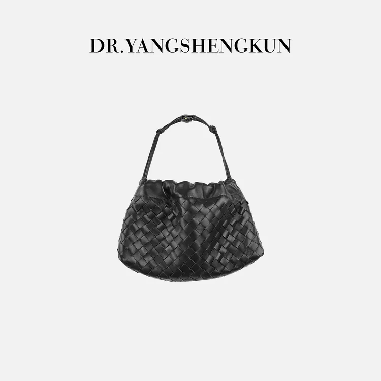 杨圣坤2025新品高级感云朵包头层绵羊皮编织单肩斜挎包B258381