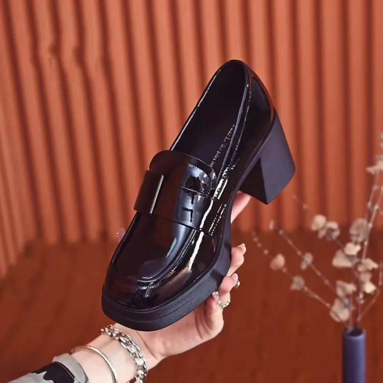 啄木鸟真皮英伦风方头小皮鞋女百搭2026春季新款厚底乐福鞋