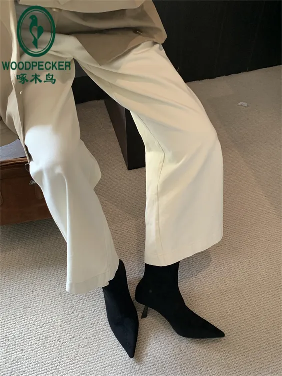 啄木鸟短靴女复古绒面猫跟弹力靴秋冬季气质尖头细跟瘦瘦靴裸靴