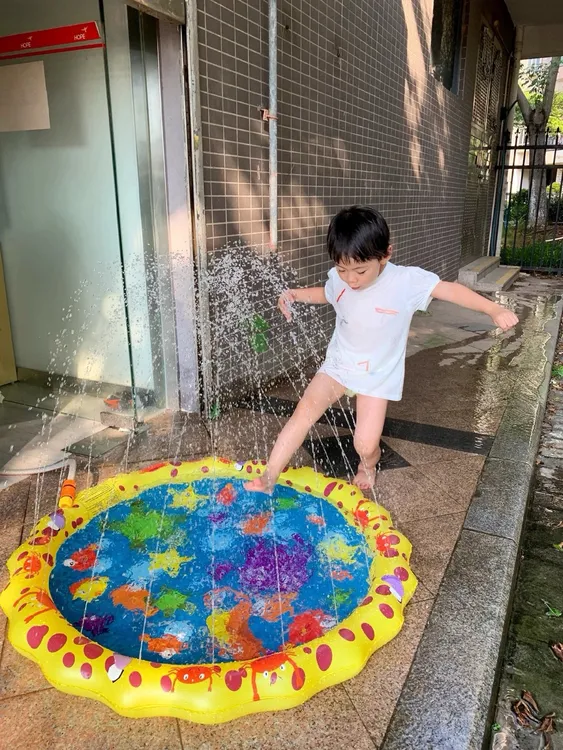 儿童夏季喷水垫玩水池户外草坪沙滩玩耍洒水戏水垫充气玩具游戏垫