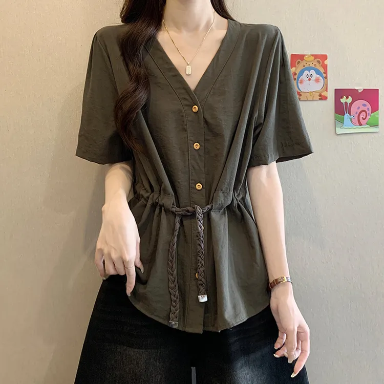 大码遮肚子正肩V领设计感短袖衬衫女夏季胖妹妹宽松显瘦收腰上衣