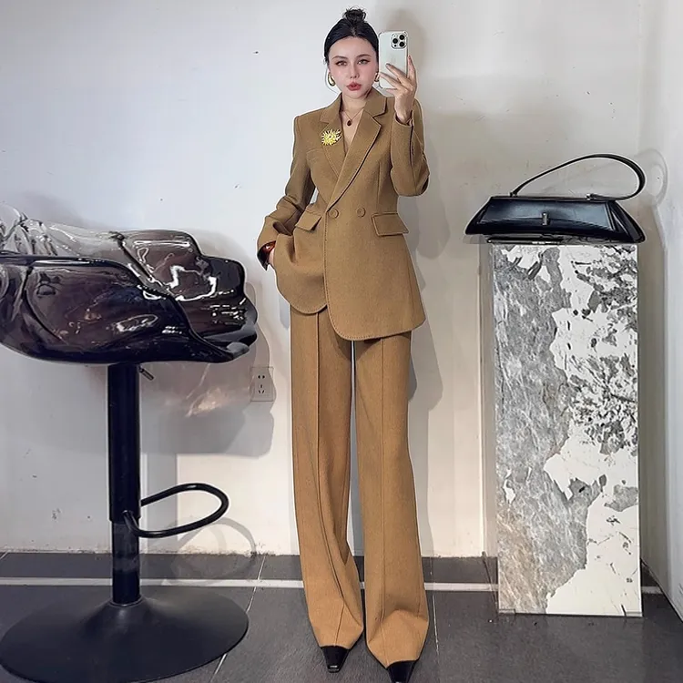 冬季西装套装女高品职业装干练时尚羊毛混纺纯色外套阔腿裤两件套
