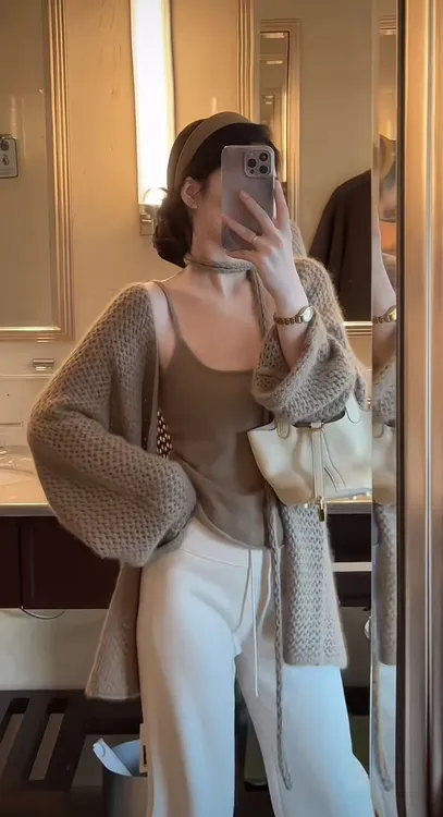 2025秋冬新款韩系气质咖色慵懒风开衫吊带背心白色休闲裤三件套装