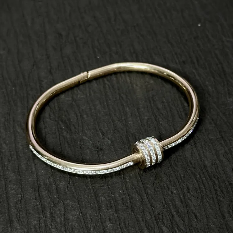 钛钢合成锆石手镯 小蛮腰满天星金手镯开口