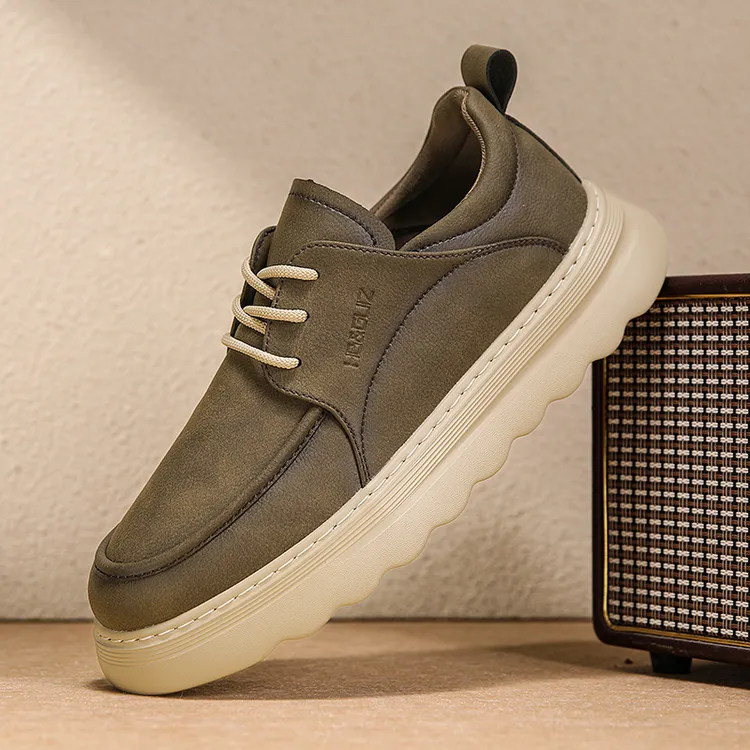 秋季新款男士休闲板鞋时尚潮流厚底透气百耐磨防滑英伦风休闲皮鞋