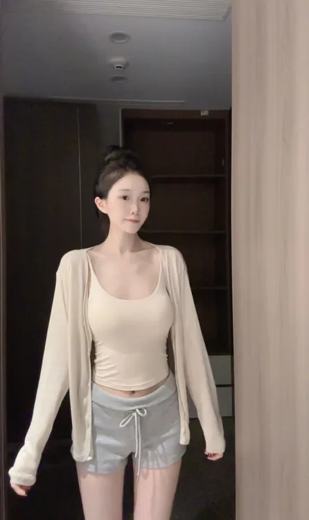 韵殿莱赛尔天丝防晒开衫2025宽松薄款显瘦夏季空调衫防冰丝短款女