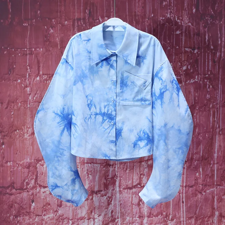 【韩哥女装】2025春季《白衫眠古巷》蓝色水印混染马蹄袖衬衫6289A