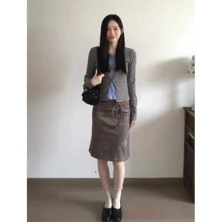 2025秋季新款女法式气质修身设计感薄款上衣百搭高腰显瘦半身裙