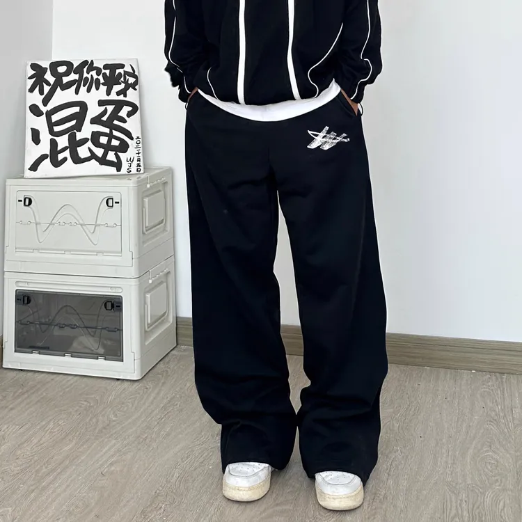 加肥大码300斤复古休闲风直筒卫裤男女秋冬潮流宽松百搭运动长裤