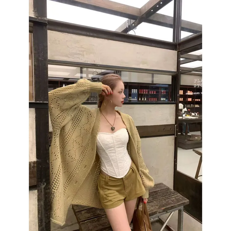 北海道黄昏 镂空纽扣针织衫+麂皮绒短裤C 9057#