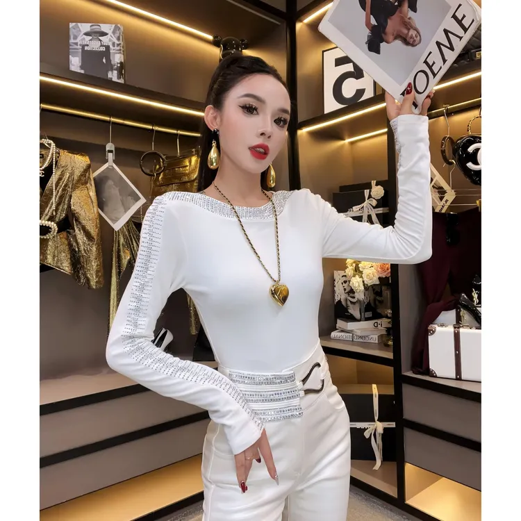 欧货女装-冬季新款烫钻时尚别致长袖2025修身显瘦加绒打底