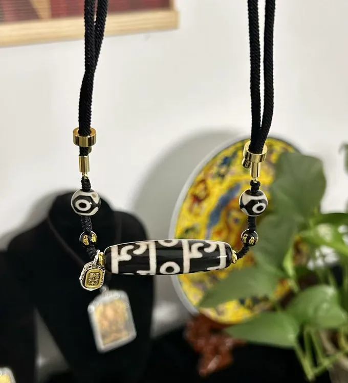 【千千晴晴】莲师三眼天珠锁骨链玛瑙材质古法画线咬线扎实玛瑙渗透