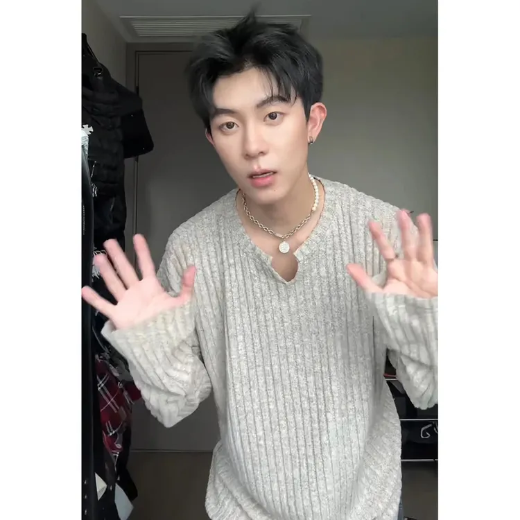 肌理感V领长袖t恤男款秋冬季美式复古内搭打底衫慵懒风松弛感卫衣