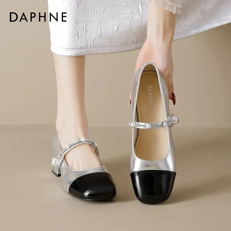 达芙妮法式玛丽珍鞋女2025春季新款粗跟浅口小皮鞋小香风银色单鞋