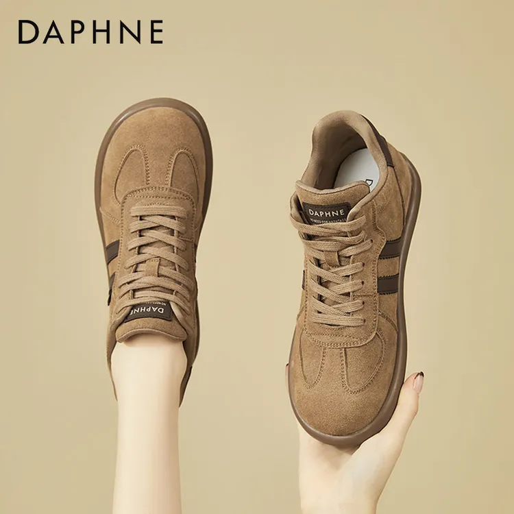 达芙妮平底高帮鞋女款2025新款爆款板鞋女秋冬加绒百搭复古德训鞋