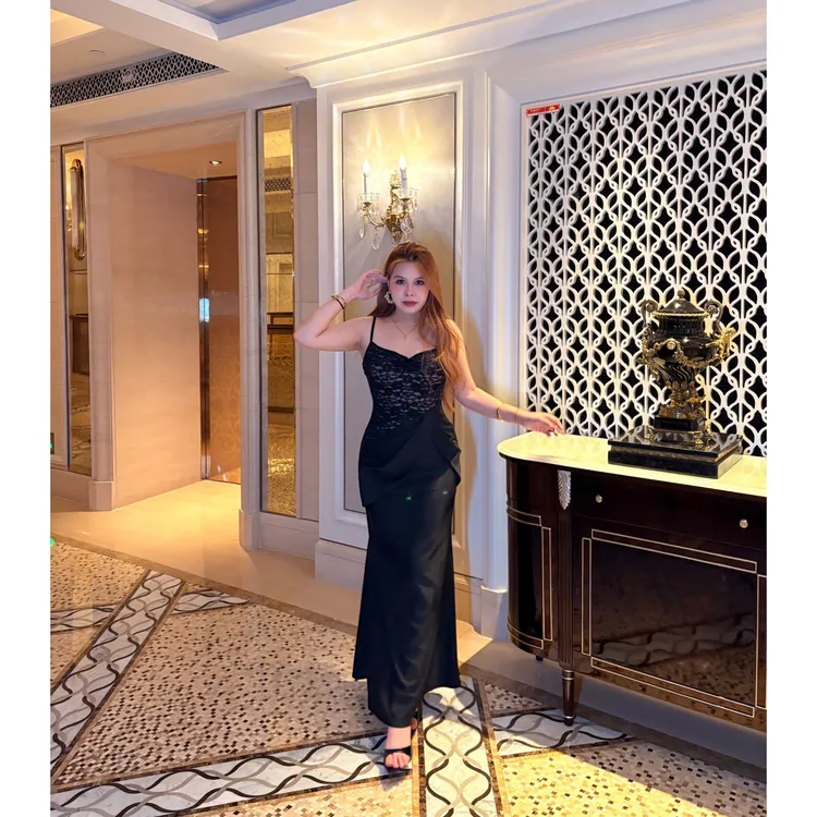 柔情缎光 复古性感纯欲气质不规则挡片显瘦拼接V领吊带连衣裙G194