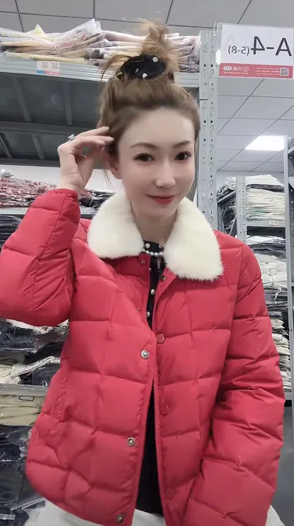 DEDM•STUDIO/冬季气质保暖拼貂毛领90白鹅绒羽绒服2506YRF/16976