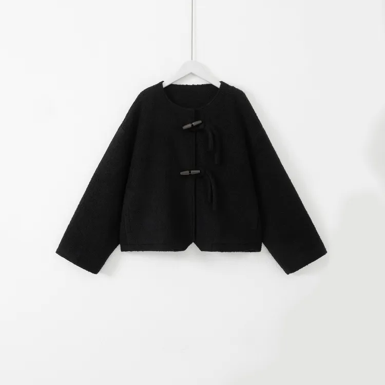 几里与麻 高级感百搭牛角扣外套 衣长57 胸围133 2100325