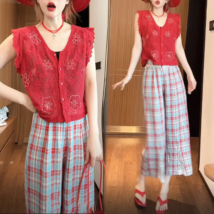 重工V领提花蕾丝拼接背心上衣+撞色红格子拼接蕾丝休闲裤子套装