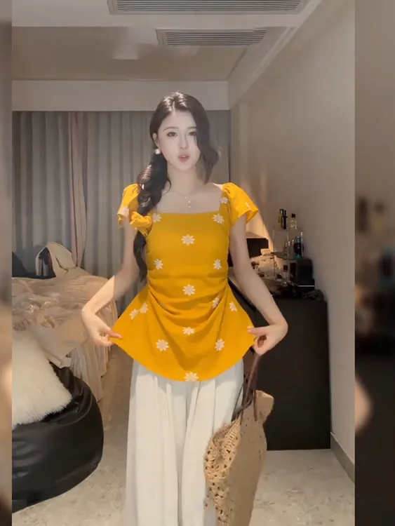 黄色短款衬衫打底衫上衣2025夏季新款修身短袖法式高级感t恤女装