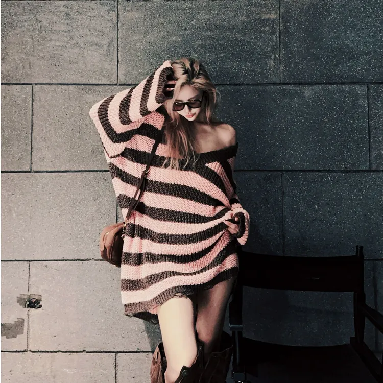 洪小妍自留大牌显瘦条纹毛边针织大T慵懒风长款上衣宽松时尚秋冬