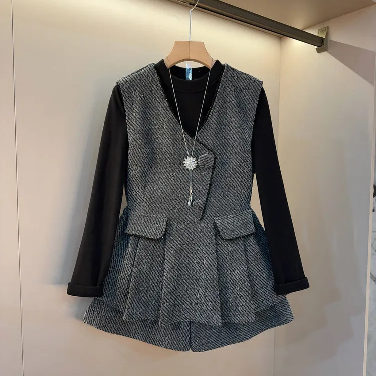 新款胖mmv领别致钉珠马甲百搭大码高级感时尚韩版显瘦套装8066