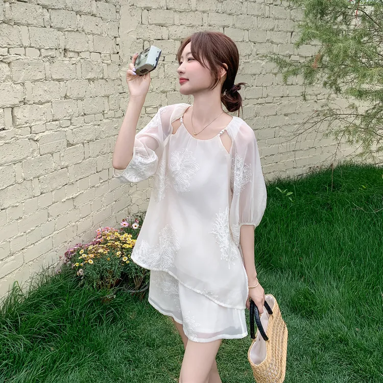 新中式国风刺绣套装女夏季ootd穿搭设计感短袖上衣阔腿短裤两件套