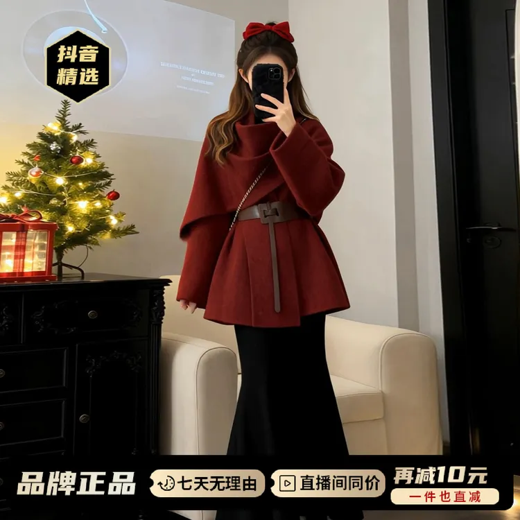 新年穿搭红色斗篷毛衣外套女秋冬季2026新爆款巨好看针织开衫上衣