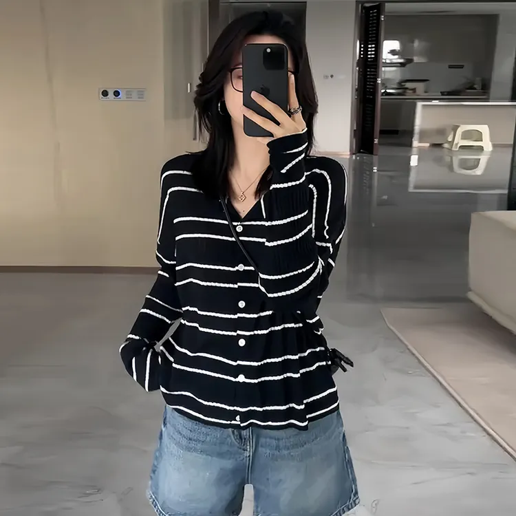 早秋独特漂亮设计感长袖针织衫韩里韩气清纯系松弛感条纹T恤上衣