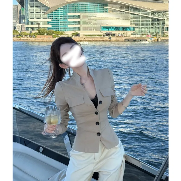 “气质C位”时尚早秋撞色纽扣上衣外套韩系老钱气质掐腰衬衫