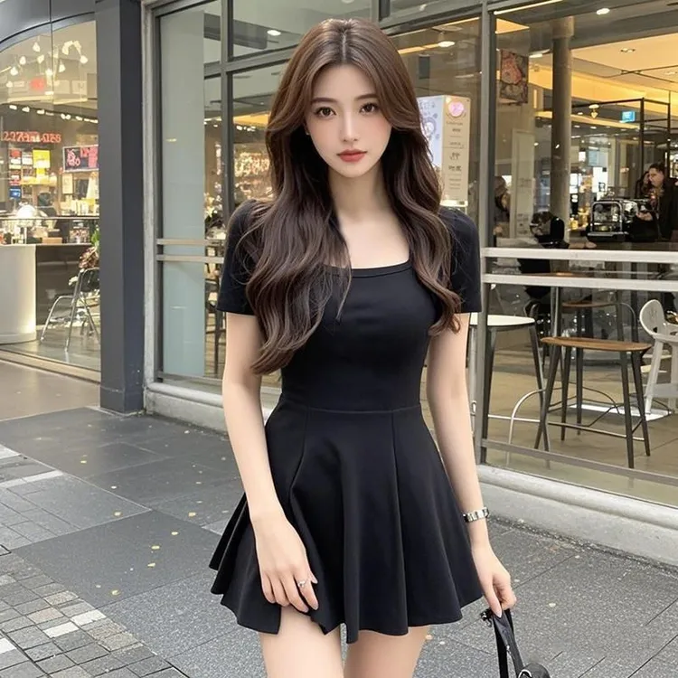 气质御姐风黑色方领短袖连衣裙女2025新款小个子收腰显瘦A字短裙