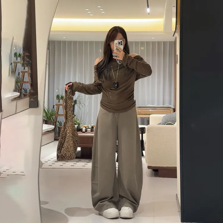 特大码300斤灰绿色弯刀牛仔裤女秋季新款显瘦设计感宽松阔腿裤子2
