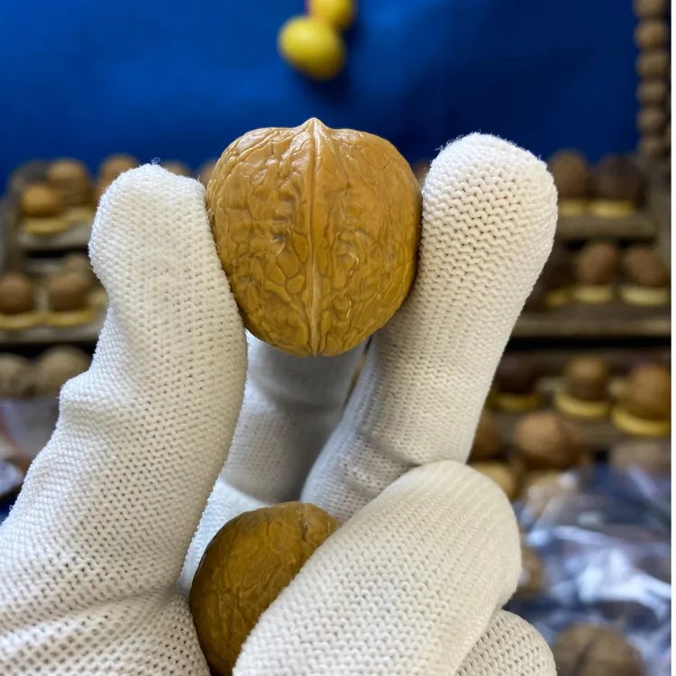  女士把玩文玩核桃-宝瓶一对  网红款 尺寸随机27~29