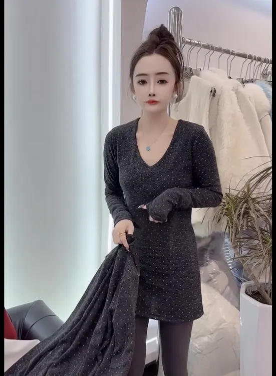 2025春秋季新款修身V领波点中长款上衣女洋气百搭气质开叉显瘦T恤