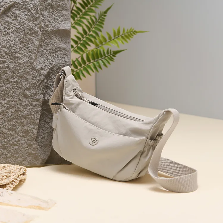 休闲包包女百搭小众通勤包单肩小巧牛津布女士包时尚斜挎帆布背包