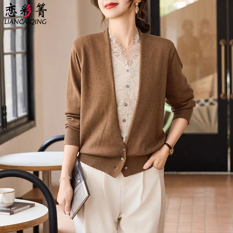 妈妈装时尚洋气质春装V领蕾丝镂空钩花假两件开衫中老女时尚上衣