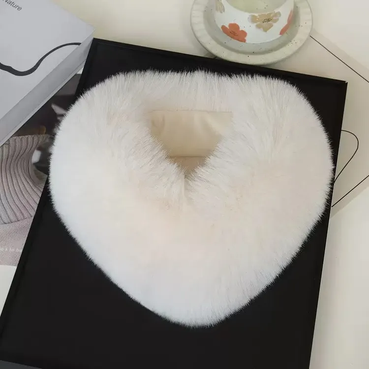 轻奢春秋高级感仿狐狸磁吸围脖男女冬季毛绒轻奢围巾加厚保暖纯色