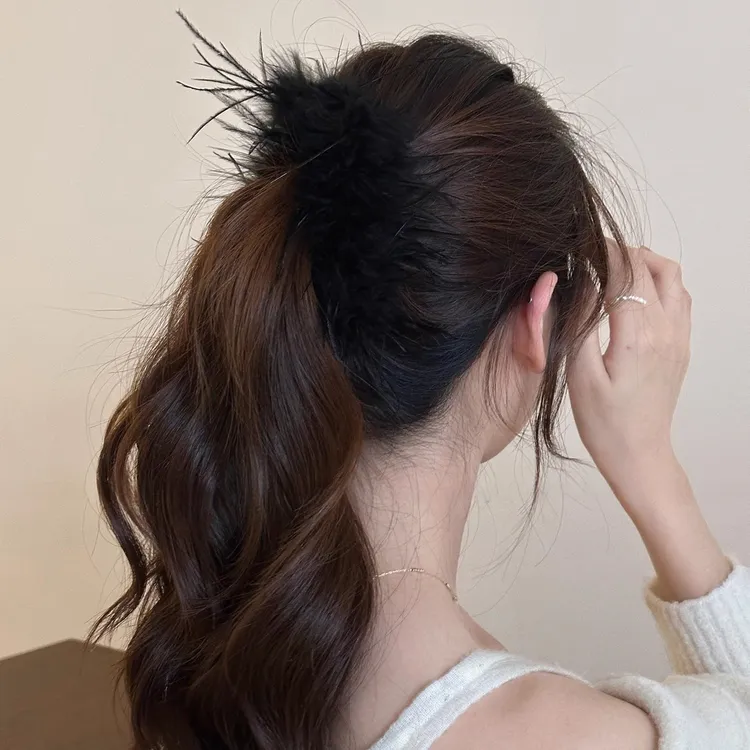 秋冬超仙蓬松羽毛香蕉夹女后脑勺盘发高马尾竖夹高级感发夹发饰