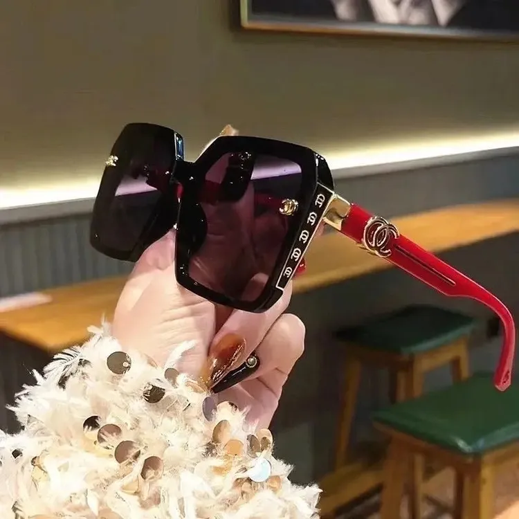 【定制款轻奢太阳镜】时尚百搭素颜防止强光高级感防紫外线高清墨镜商品图