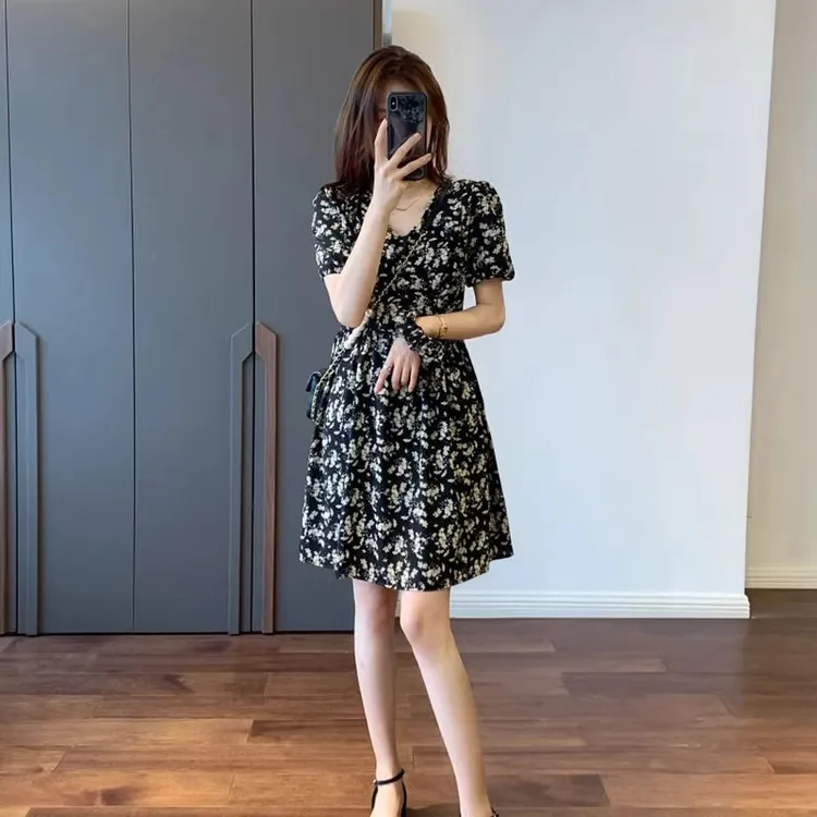 欧洲站夏季女装2025新款法式复古赫本风a字裙收腰显瘦碎花连衣裙