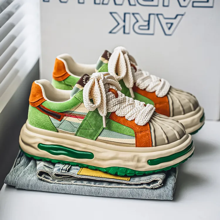 男鞋2025新款秋季小众设计感贝壳头休闲板鞋青少年运动厚底溶解鞋