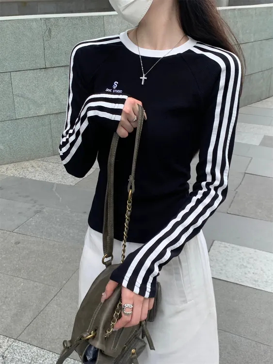 美式复古插肩长袖T恤女秋装新款修身显瘦辣妹内搭打底衫上衣