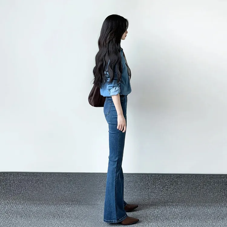 雪千羽复古微喇牛仔裤女秋2025新款小个子马蹄高腰加绒修身喇叭裤