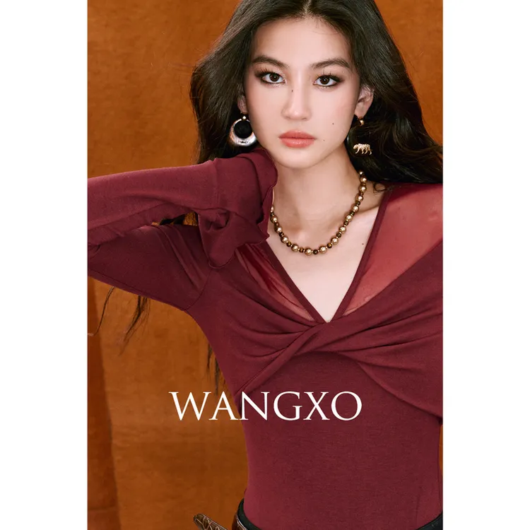 WANGXO   针织拼接弹力网扭结喇叭袖上衣250773W
