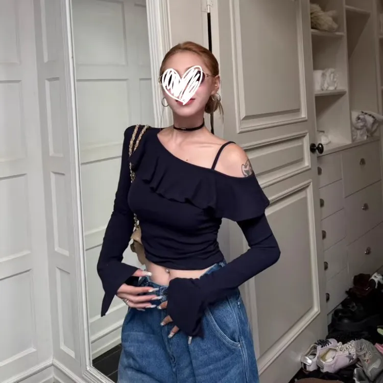 2025年秋季新款法式甜美荷叶边辣妹不规则斜肩露肩长袖T恤女上衣
